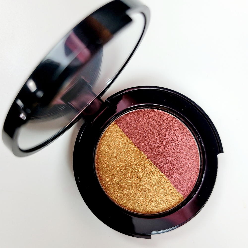 Flirt THIS ORE THAT  Molten Chic Metallic Eyeshadow Duo
